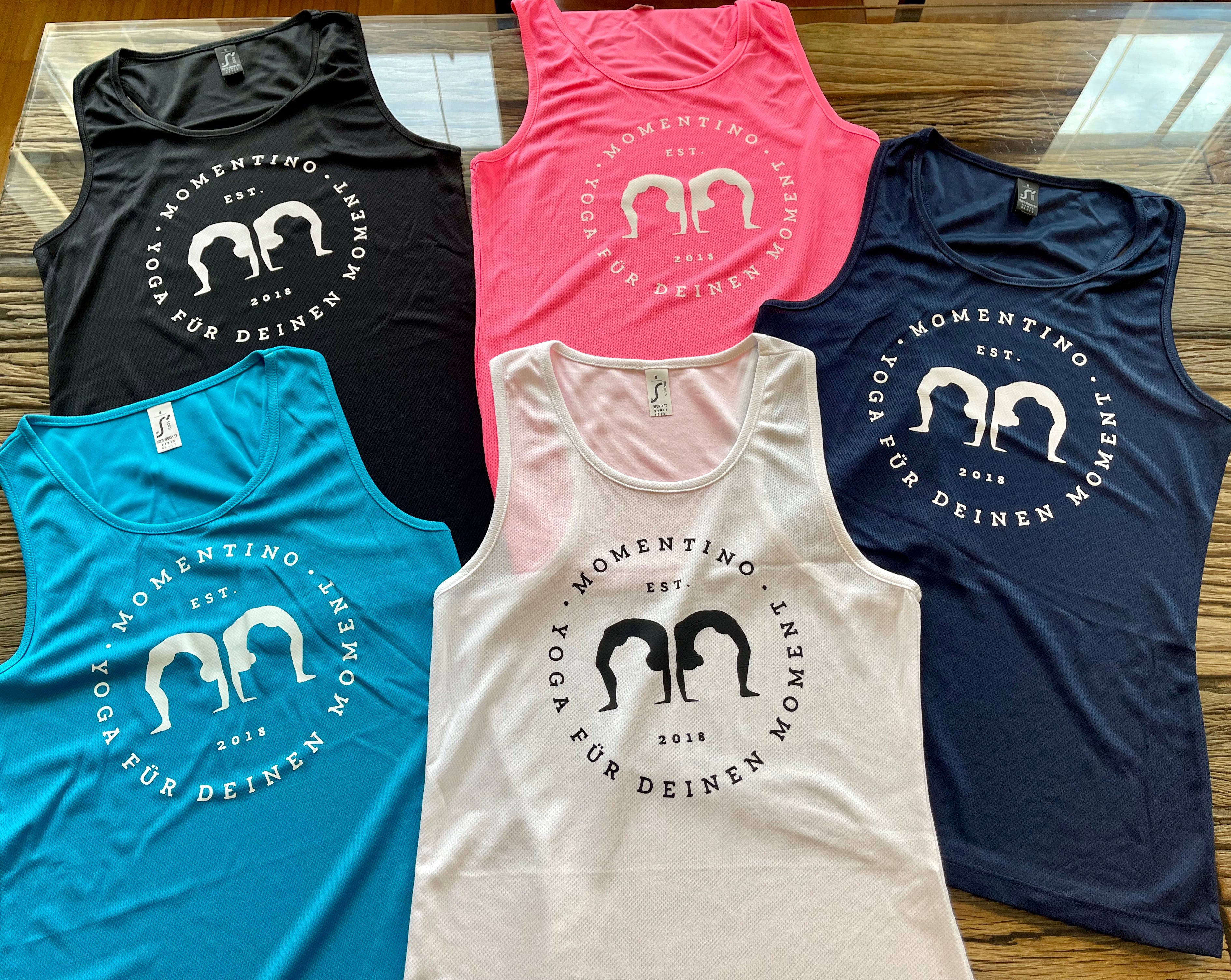 Tank Tops mit Momentino Logo!