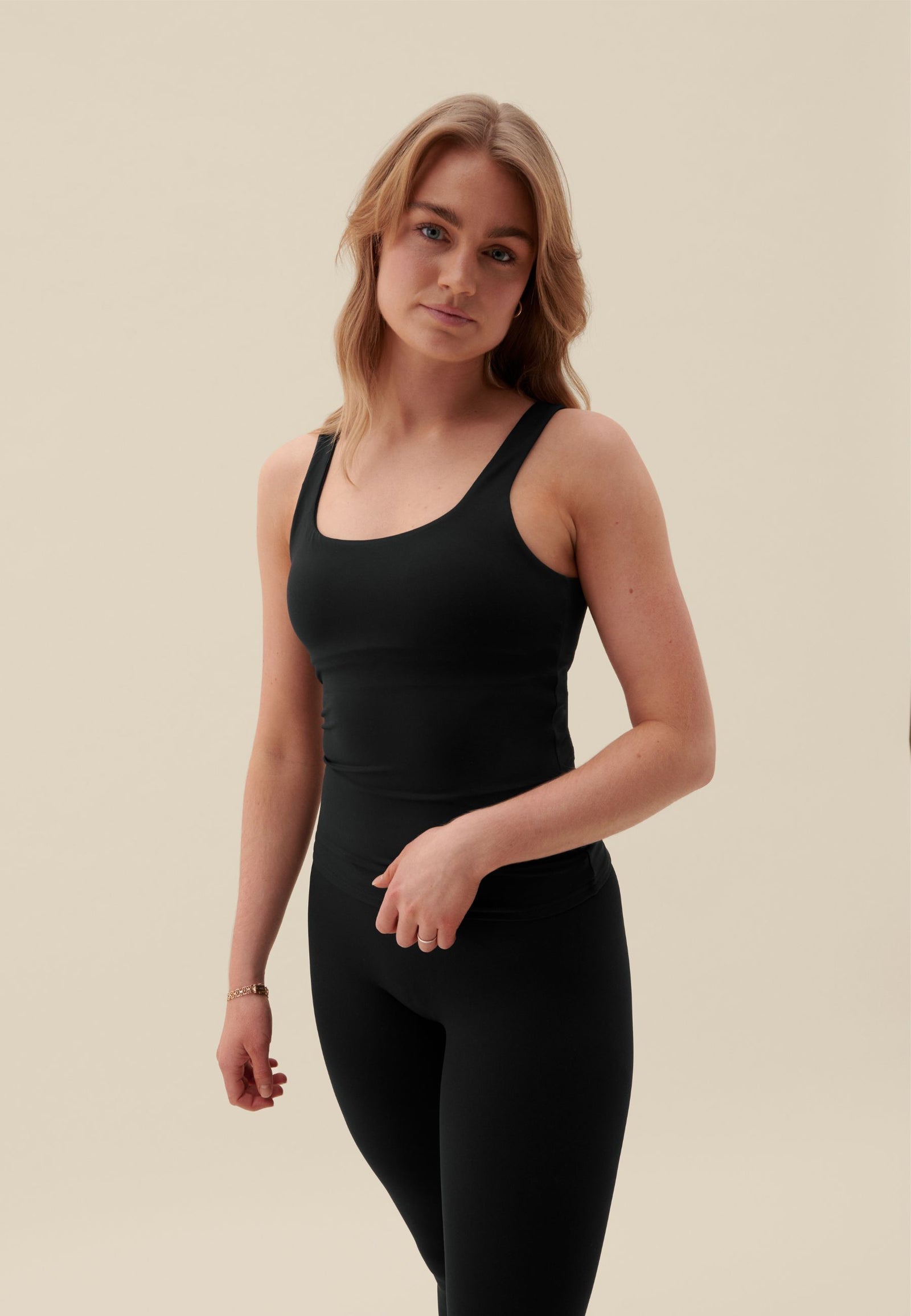 SOFTSCULPT TANK TOP - BLACK