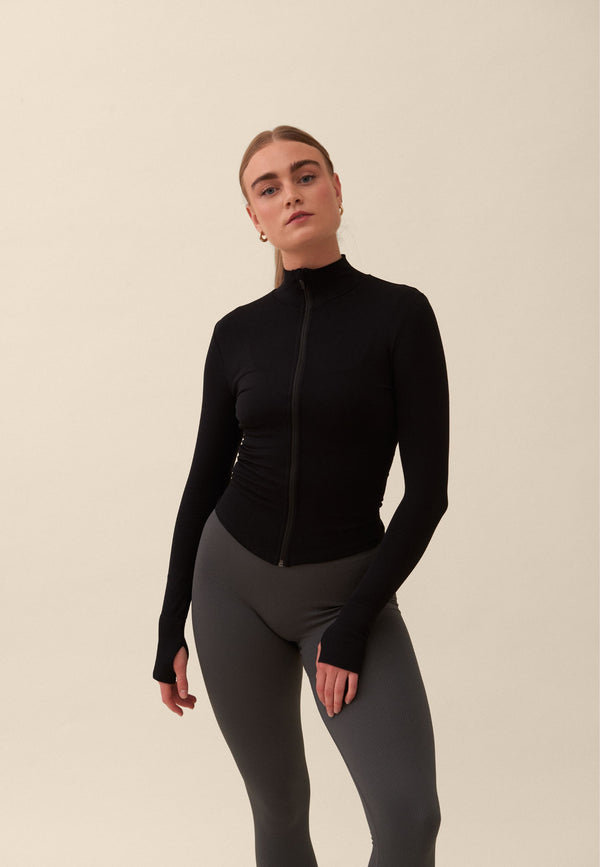 SEAMLESS FITTED ZIP JACKET - BLACK