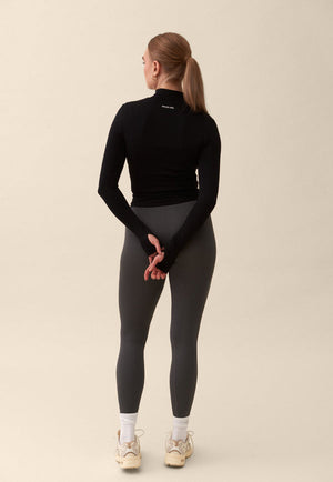 SEAMLESS FITTED ZIP JACKET - BLACK