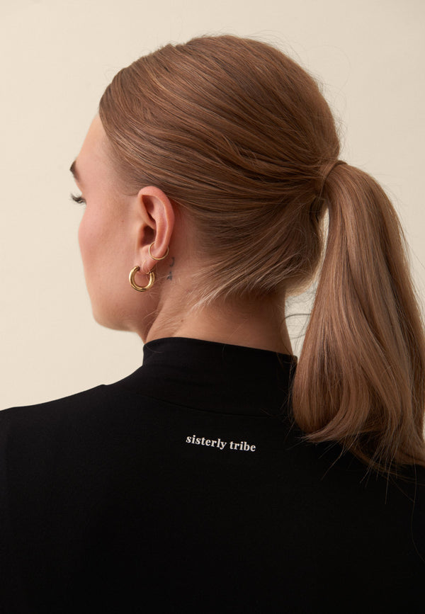 SEAMLESS FITTED ZIP JACKET - BLACK