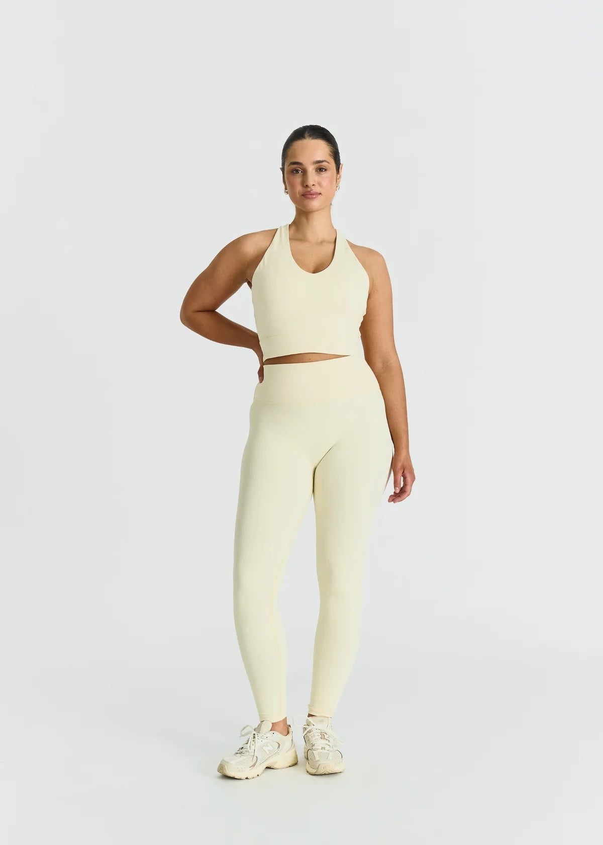 SOFTSCULPT V-NECK CROSS BACK BRA - LEMONADE