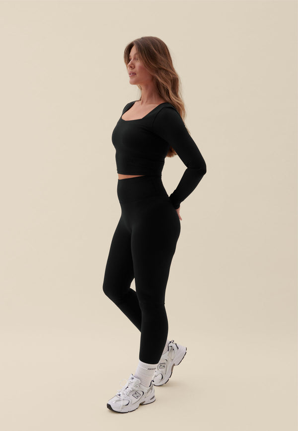 SOFTSCULPT SWEETHEART CROP TOP - BLACK