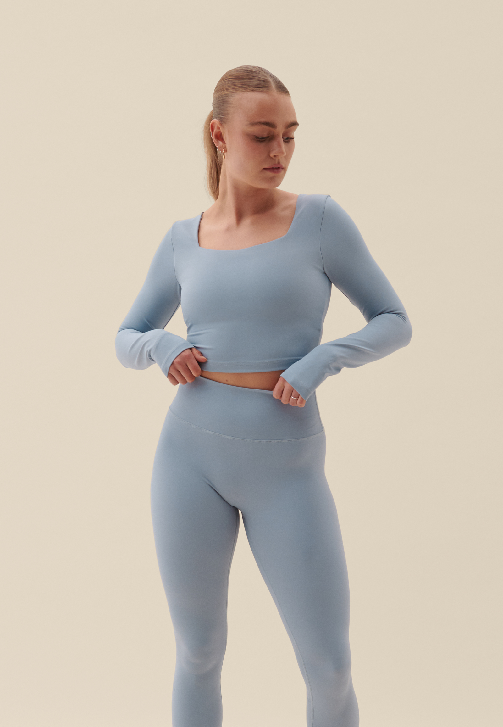 SOFTSCULPT SWEETHEART CROP TOP - DUSTY BLUE
