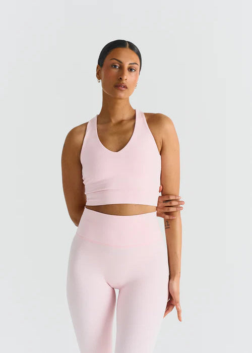 SOFTSCULPT V-NECK CROSS BACK BRA -BALLET SLIPPER
