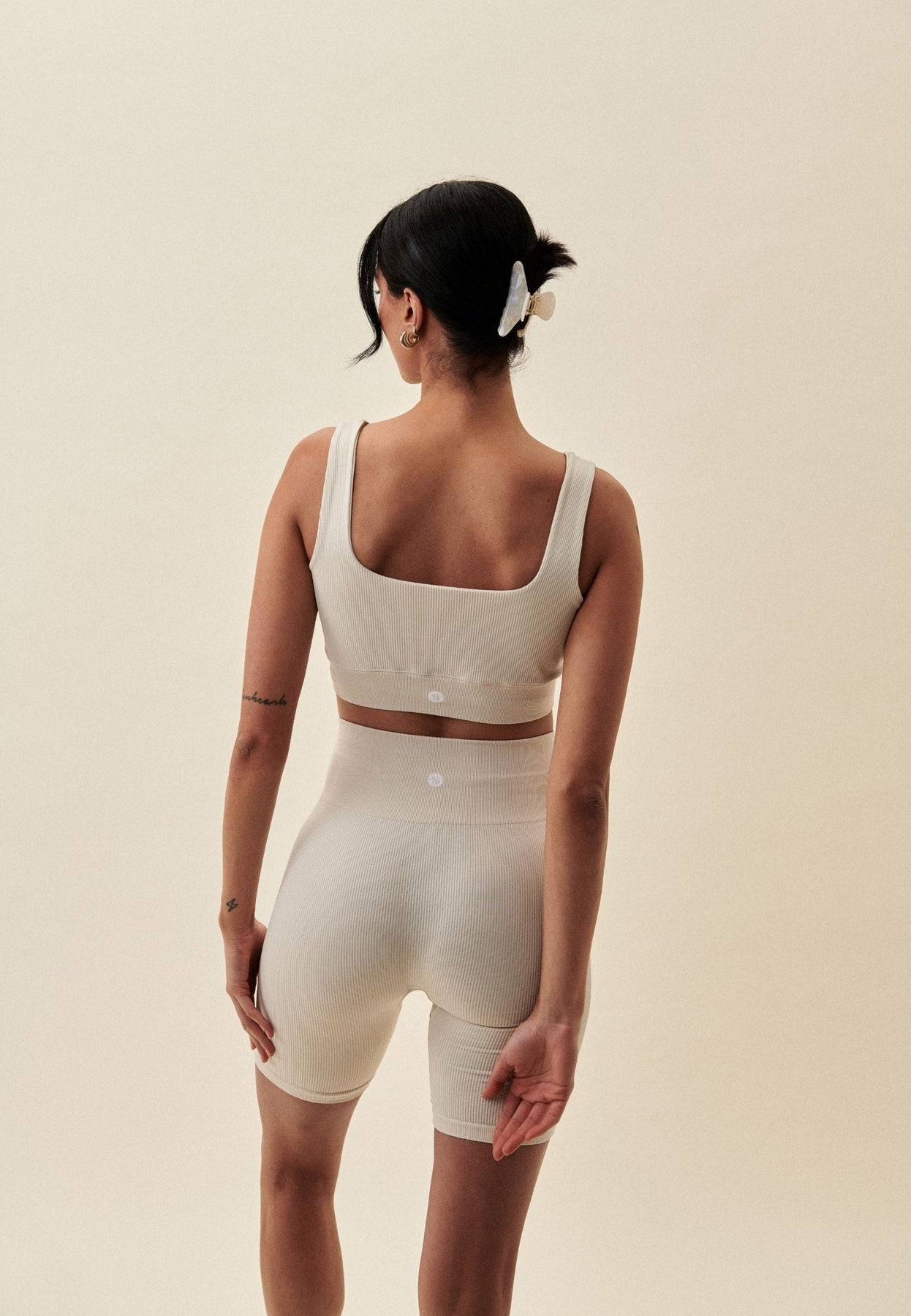 RIBBED SEAMLESS SQUARE NECK BRA - MARSHMALLOW