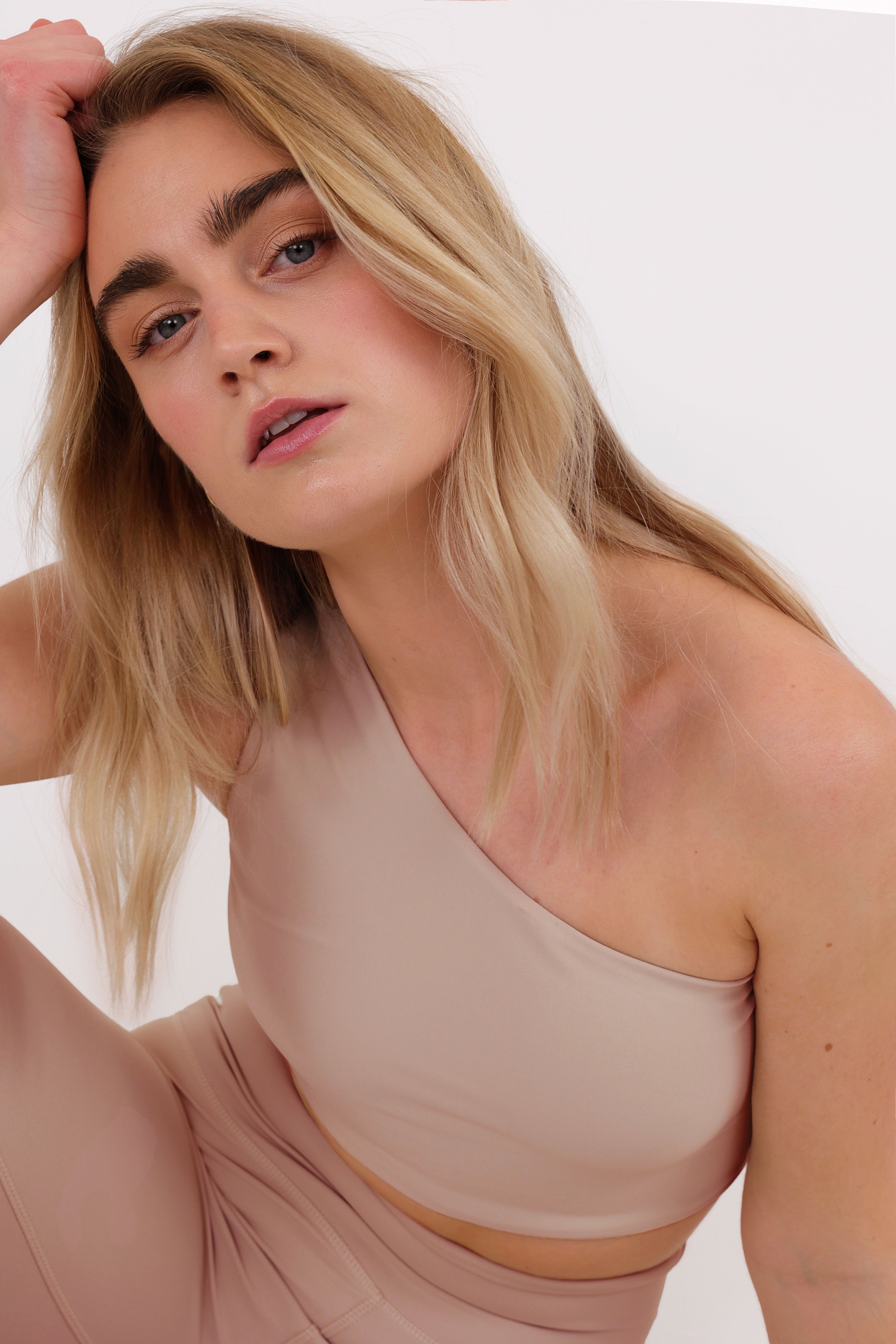 ONE SHOULDER YOGA TOP - TAUPE
